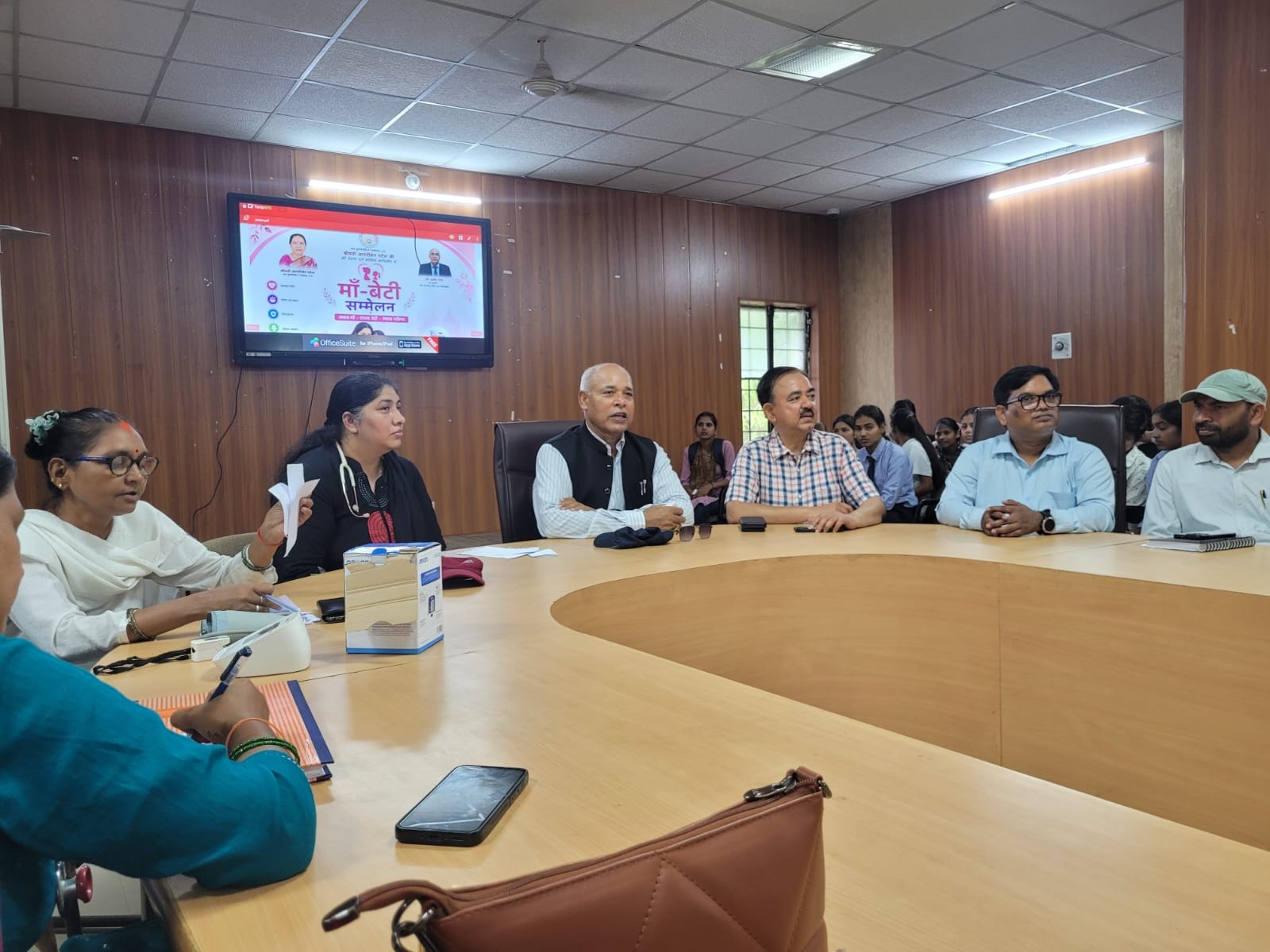कुलपति जी की अध्यक्षता में  एमबीए विभाग में 'माँ-बेटी सम्मेलन' के अंतर्गत एक दिवसीय विशाल स्वास्थ्य शिविर का सफल आयोजन किया गया