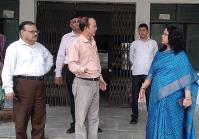 कुलपति महोदया ने परिसर के विभागों का किया औचक निरीक्षण एवं  विभागों के निरीक्षण के दौरान छात्रों से किया संवाद
