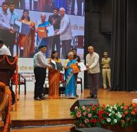कुलाधिपति श्रीमती आनंदीबेन पटेल की अध्यक्षता में एमओयू कार्यक्रम का आयोजन किया गया। कार्यक्रम में इन्फ्लिबनेट की निदेशक प्रो  देविका पी मदल्ली एवं विश्वविद्यालय के कुलपति कर्नल डॉ बिजेंद्र सिंह  कुलसचिव विनय कुमार सिंह के मध्य समझौता ज्ञापन (एमओयू) हस्ताक्षरित हुआ।