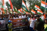 माननीय कुलपति जी के नेतृत्व में अवध विश्वविद्यालय ने ऑपरेशन  सिन्दूर के सम्मान में निकली  गई तिरंगा यात्रा